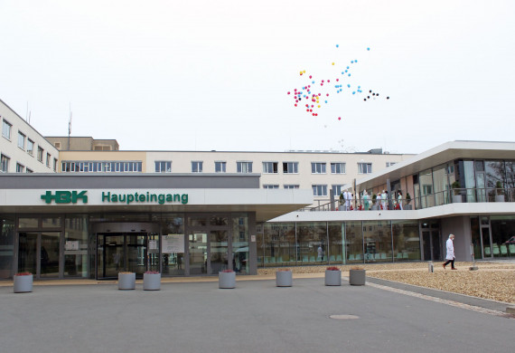 56 Luftballons für jedes zu früh geborene Kind am HBK im Laufe des Jahres.